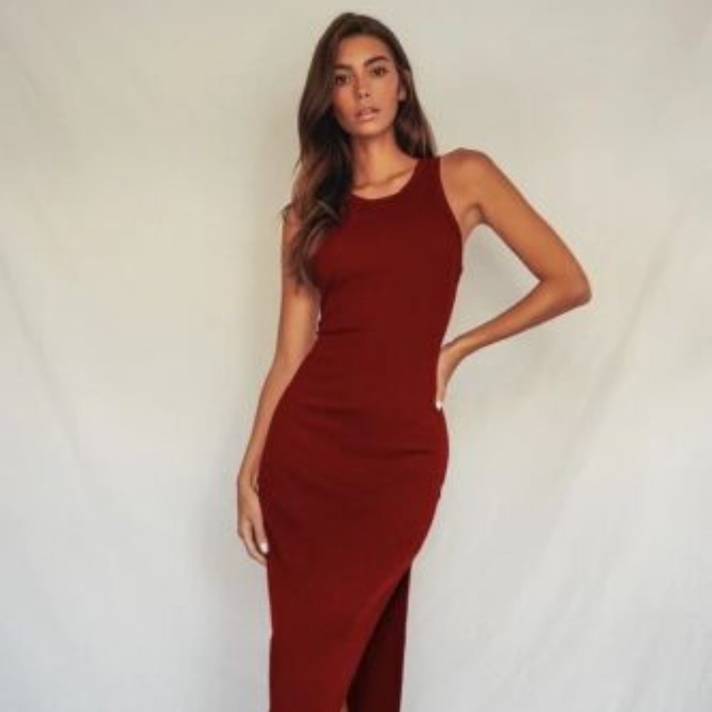 NWTs LuLu’s Burgundy Racerback Ribbed Bodycon Midi Dress sz M